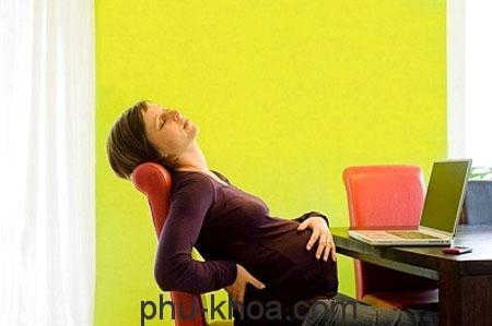 đau lưng khi mang bầu