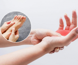 sau-sinh-bi-te-bi-chan-tay