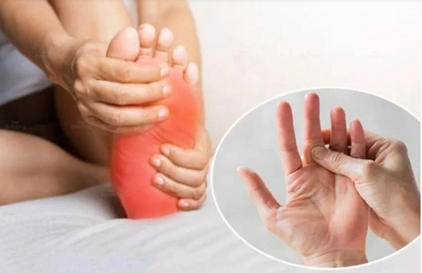 Tê bì chân tay sau sinh